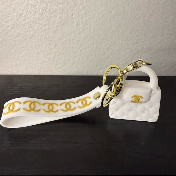 Fashion Keychain or Bag Charm (Unbranded) - Picture 6 of 6